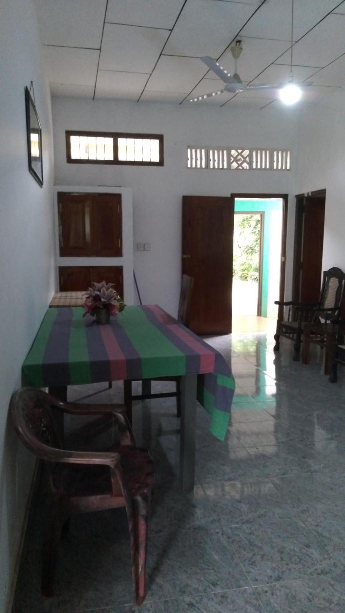 Ch Rooms - Transit Airport Negombo Esterno foto