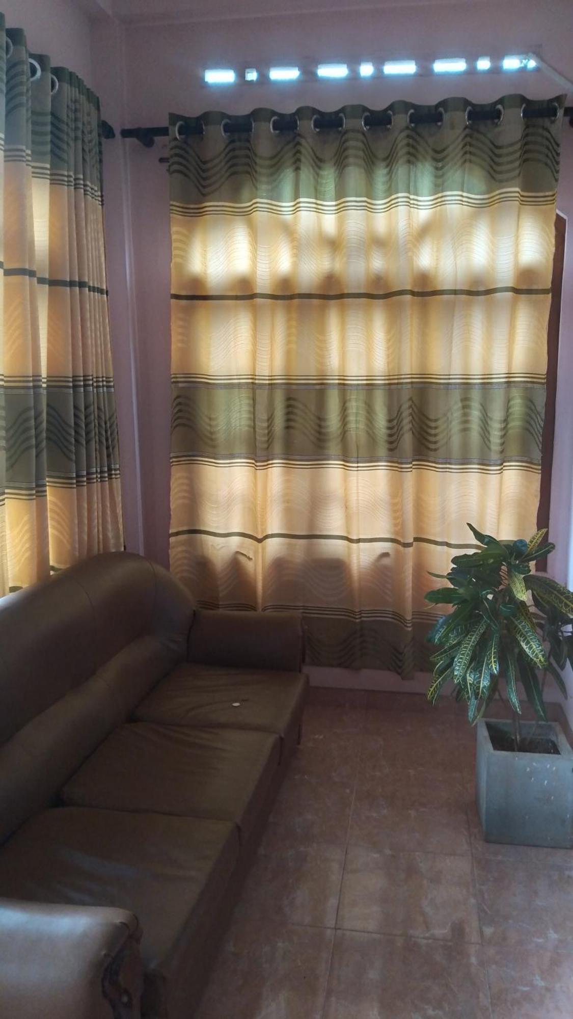 Ch Rooms - Transit Airport Negombo Esterno foto