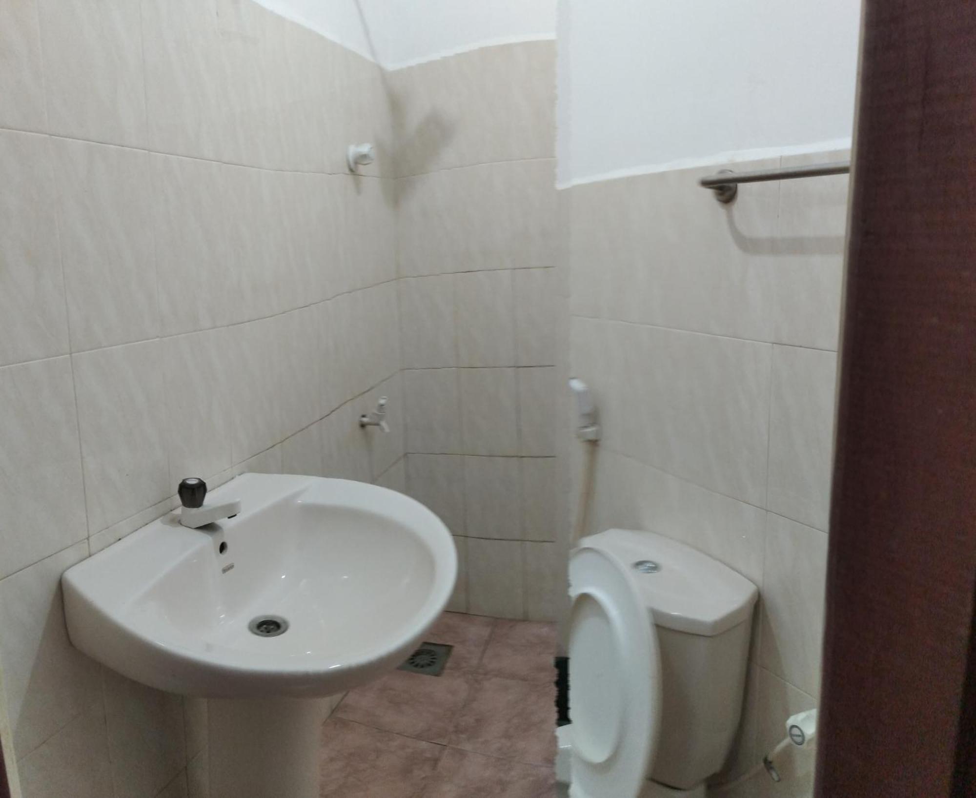 Ch Rooms - Transit Airport Negombo Esterno foto